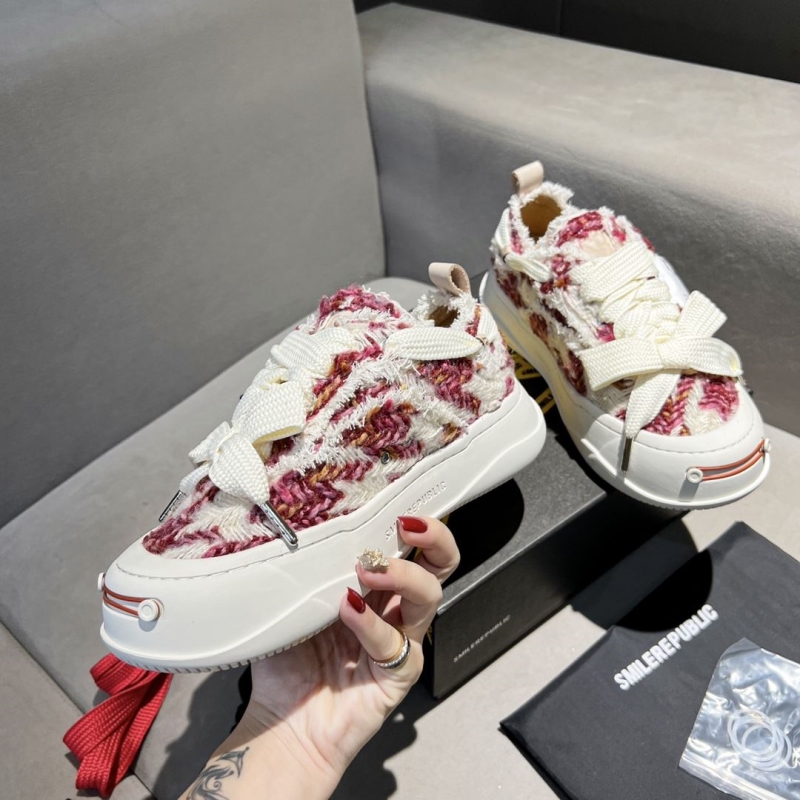 Smilerepublic Canvas Shoes